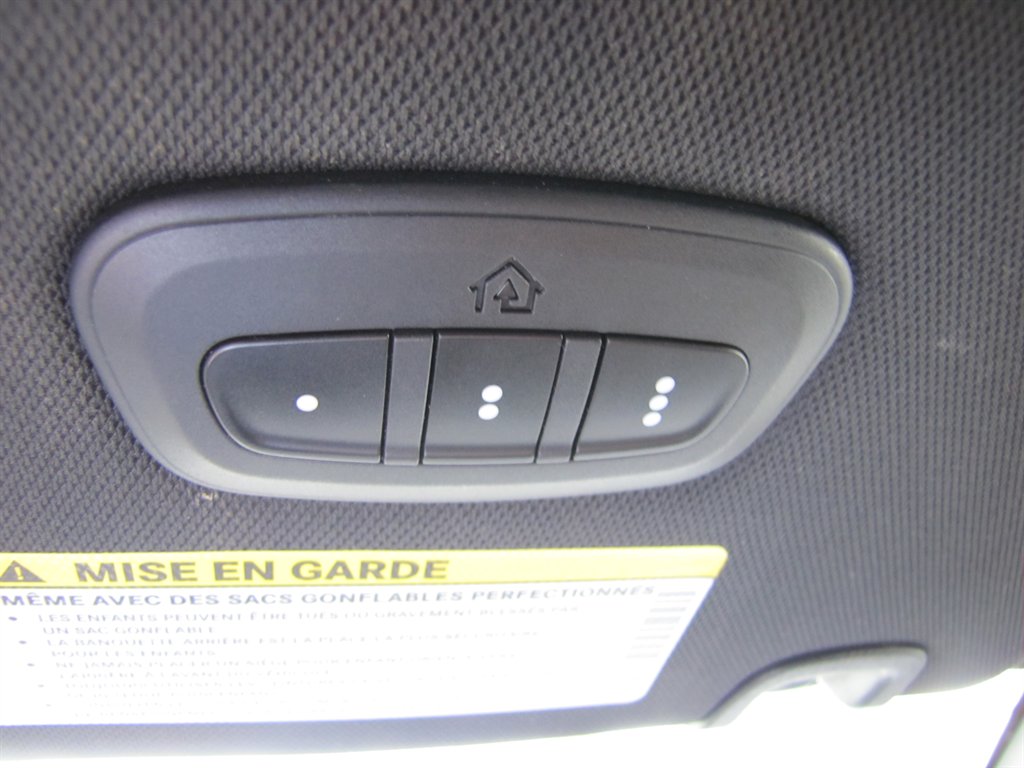 Chrysler Pacifica photo 12