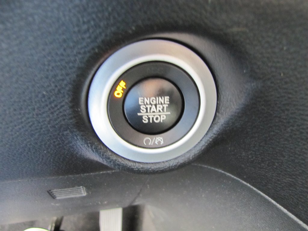 Chrysler Pacifica photo 11