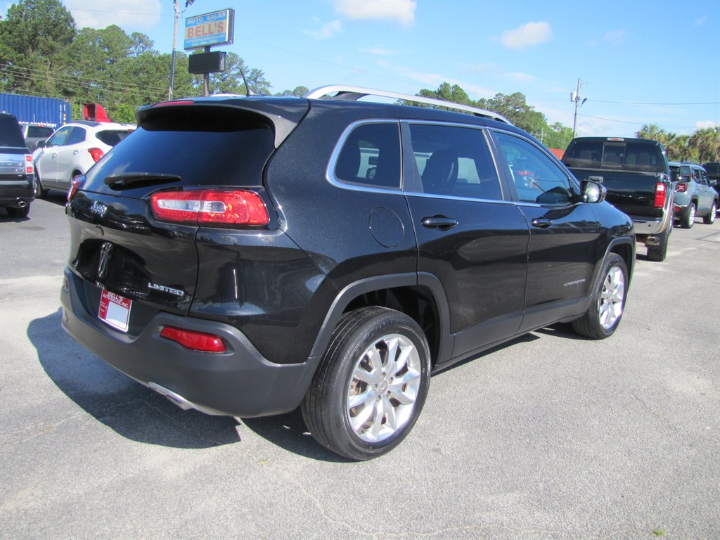 Jeep Cherokee photo 4