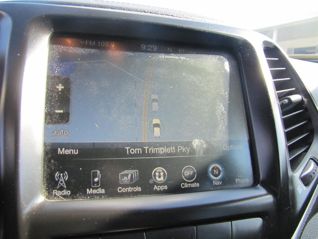 Jeep Cherokee photo 16