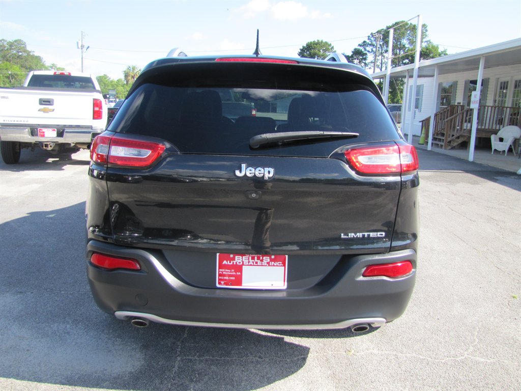 Jeep Cherokee photo 5