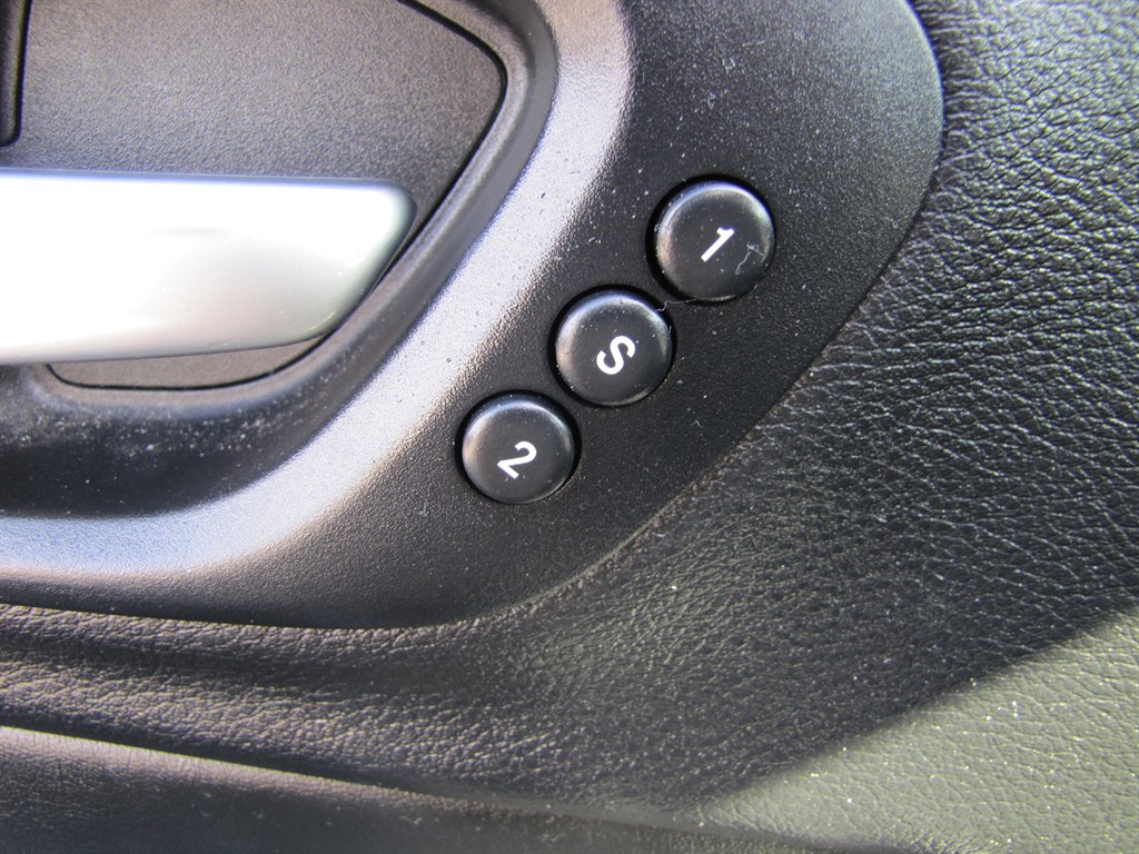 Jeep Cherokee photo 11