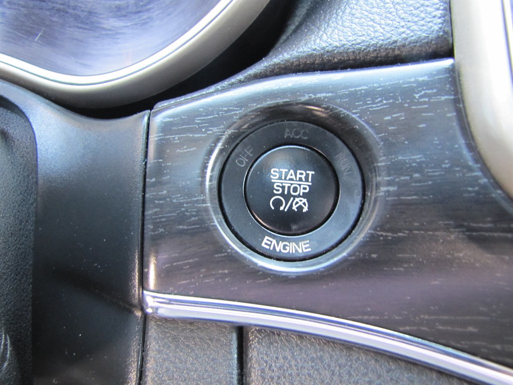Jeep Grand Cherokee photo 12