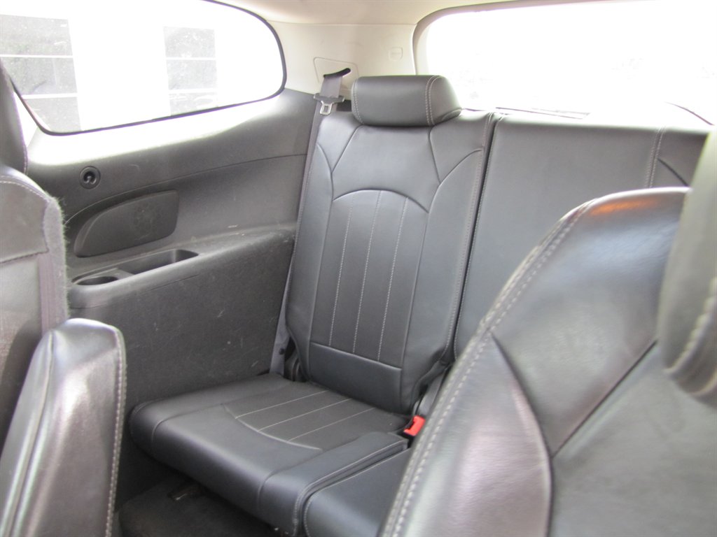 Buick Enclave photo 12
