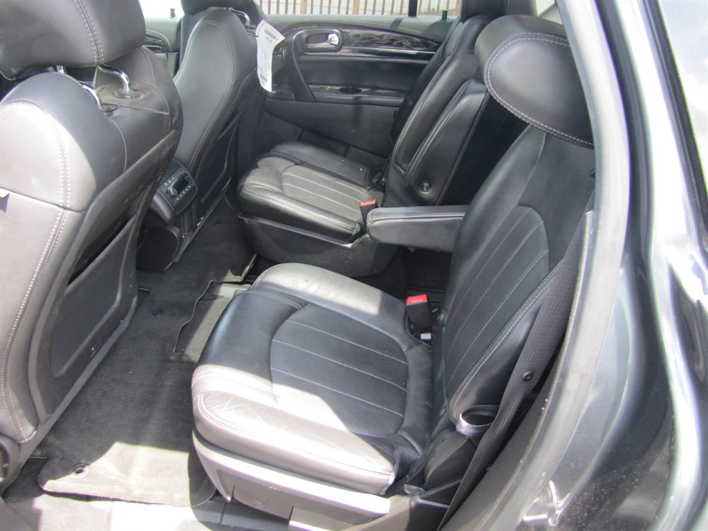 Buick Enclave photo 10