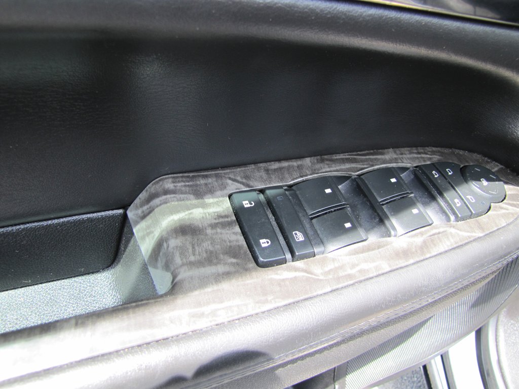 Buick Enclave photo 9