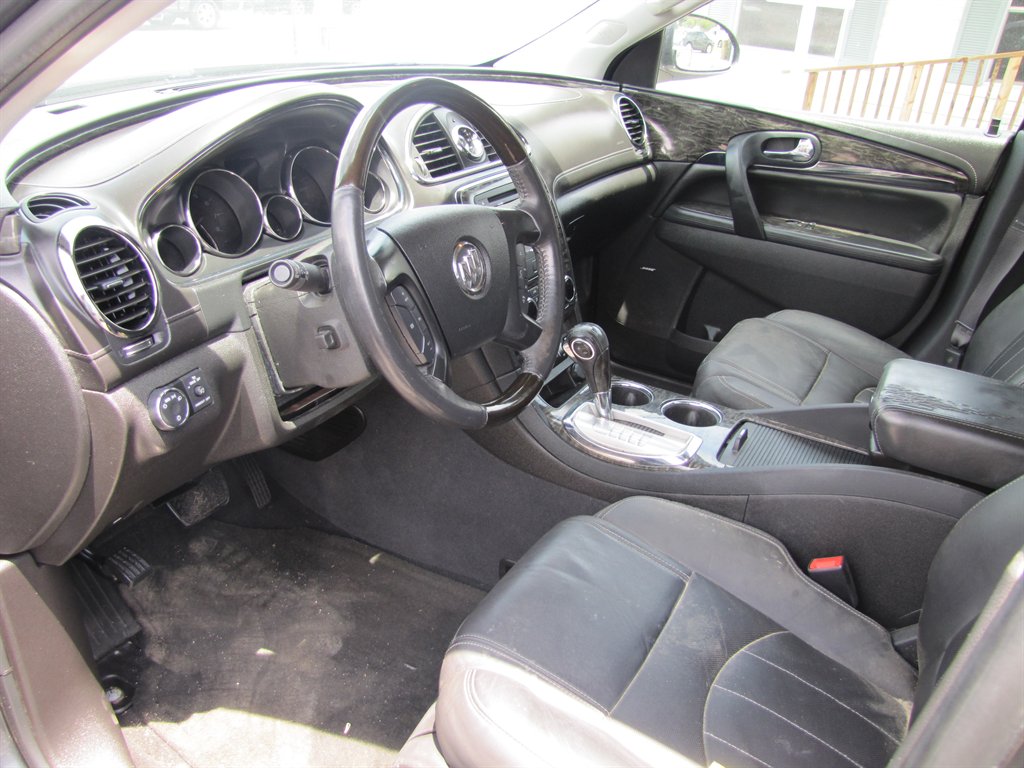 Buick Enclave photo 7