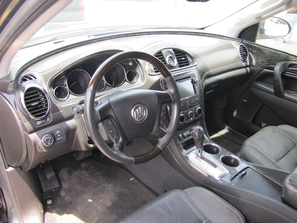 Buick Enclave photo 8