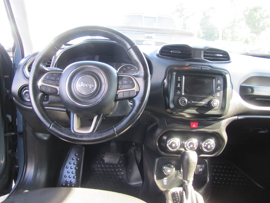 Jeep Renegade photo 9