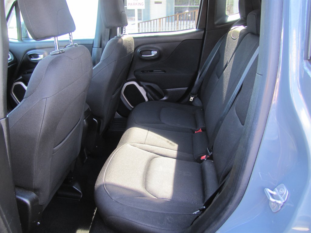 Jeep Renegade photo 8