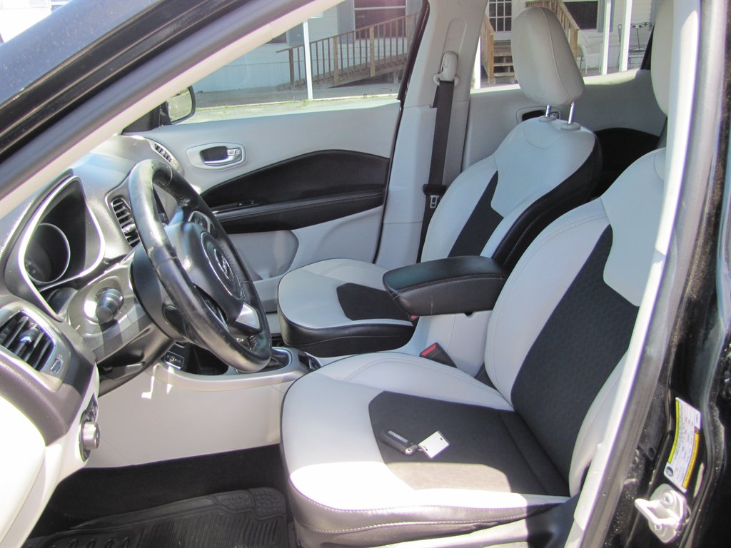 Jeep Compass photo 10