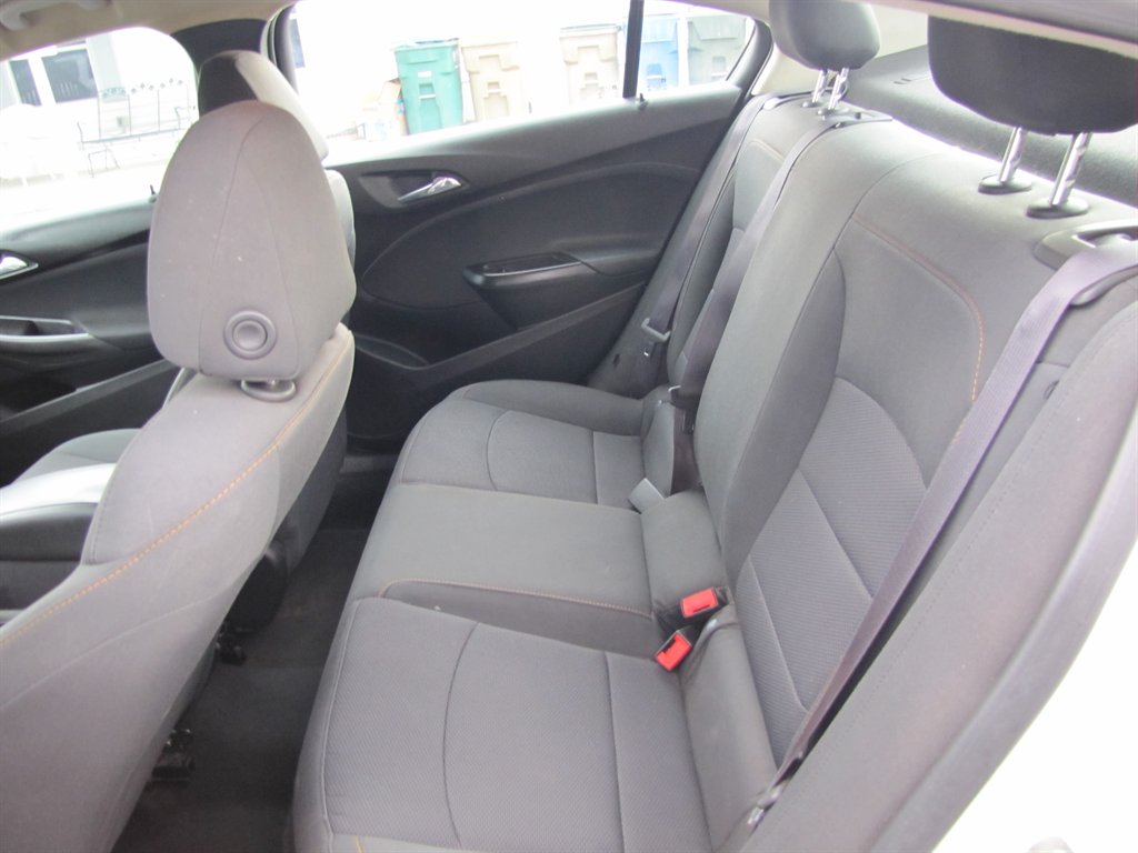 Chevrolet Cruze photo 8
