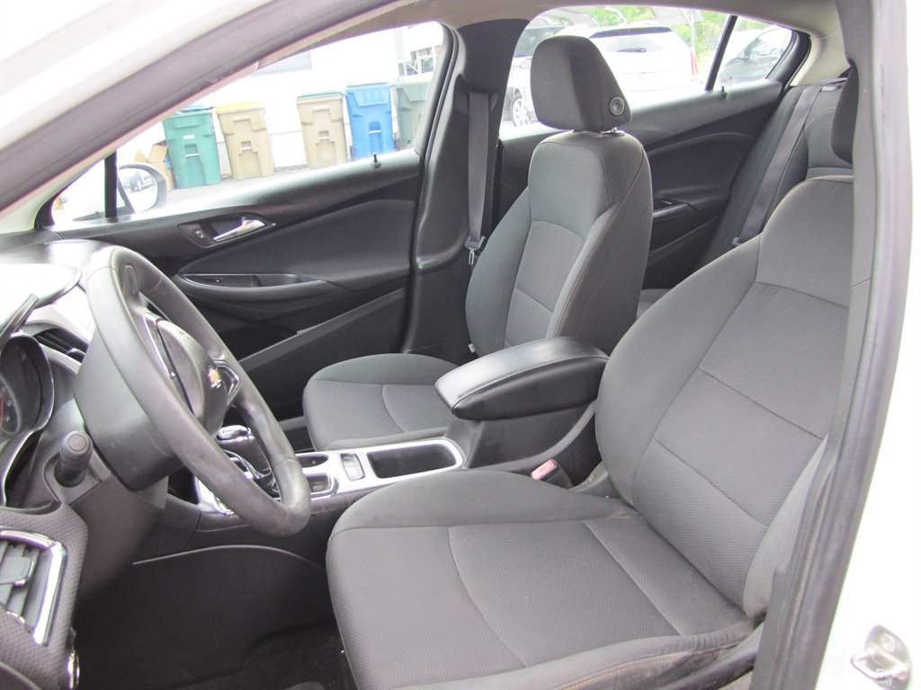 Chevrolet Cruze photo 10