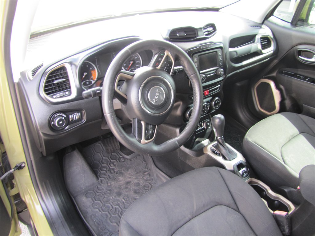 Jeep Renegade photo 11