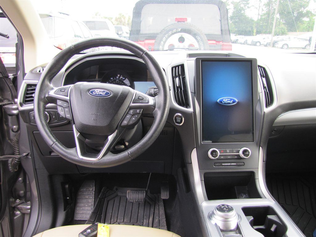 Ford Edge photo 9