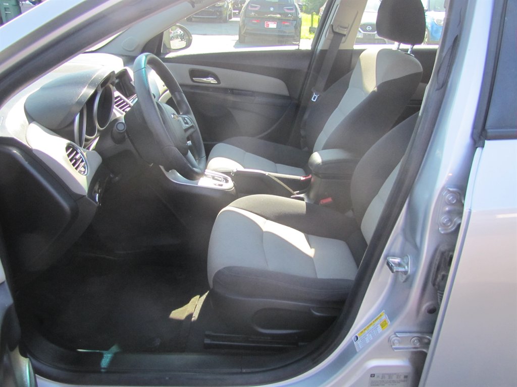 Chevrolet Cruze Limited photo 6