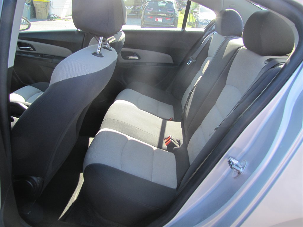 Chevrolet Cruze Limited photo 7