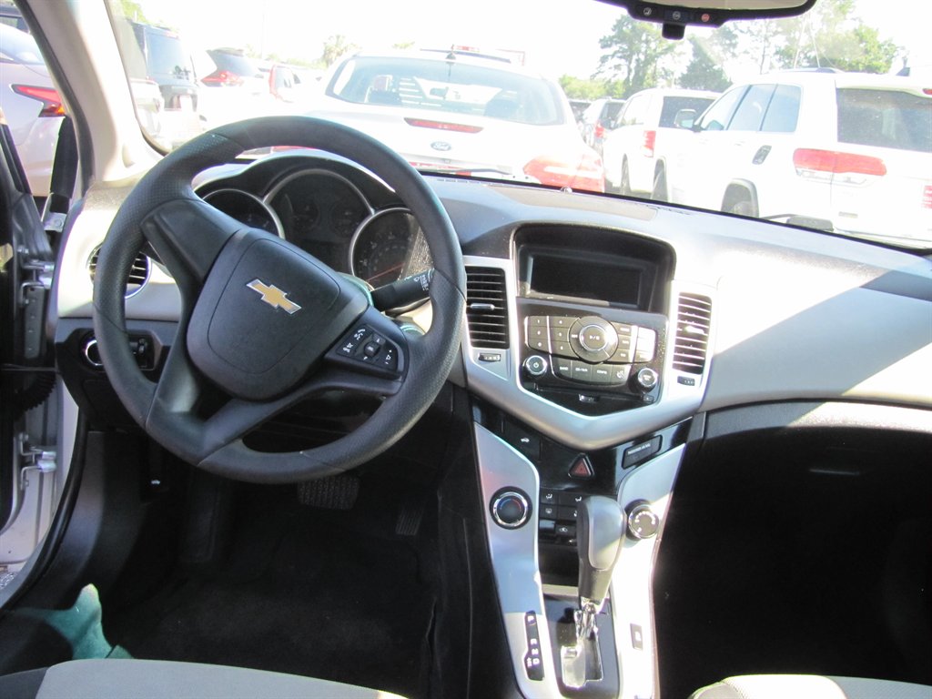 Chevrolet Cruze Limited photo 8