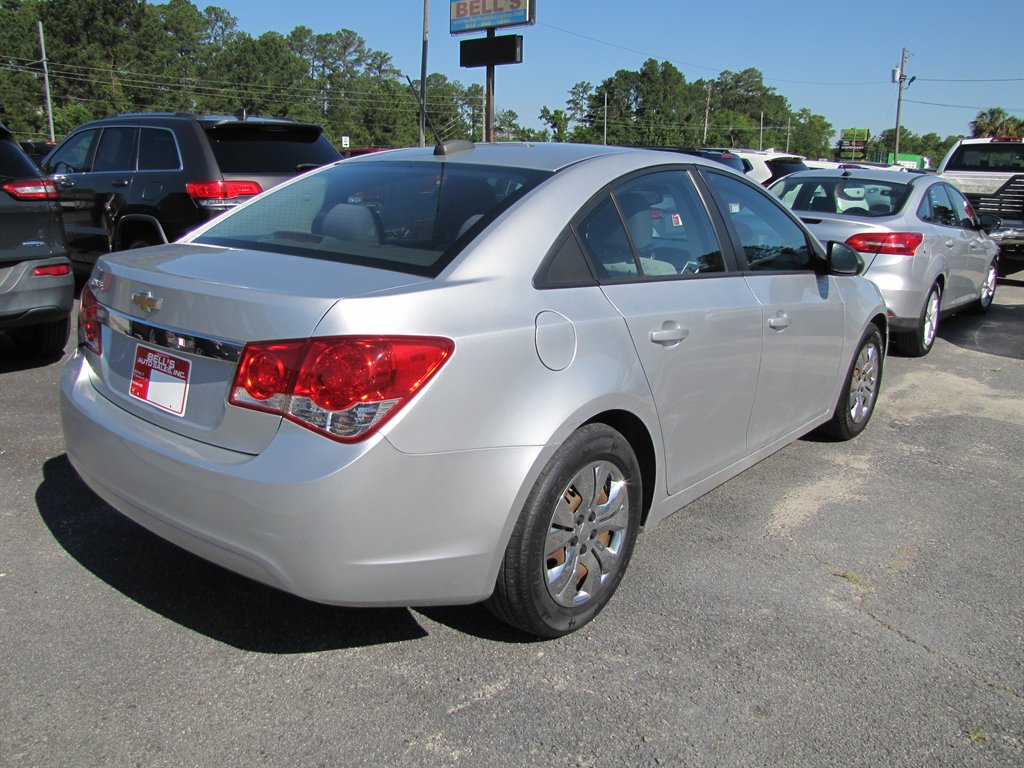 Chevrolet Cruze Limited photo 3