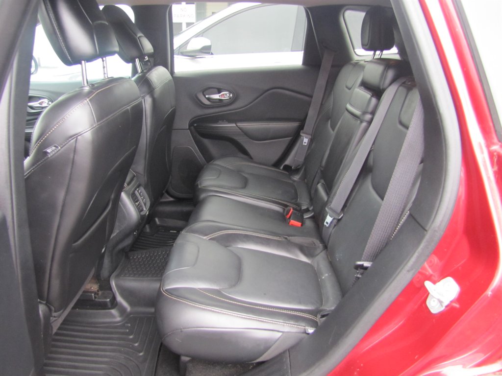 Jeep Cherokee photo 8
