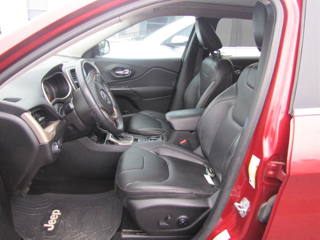 Jeep Cherokee photo 7
