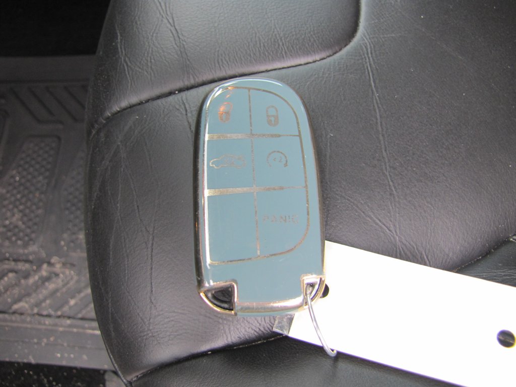 Jeep Cherokee photo 13