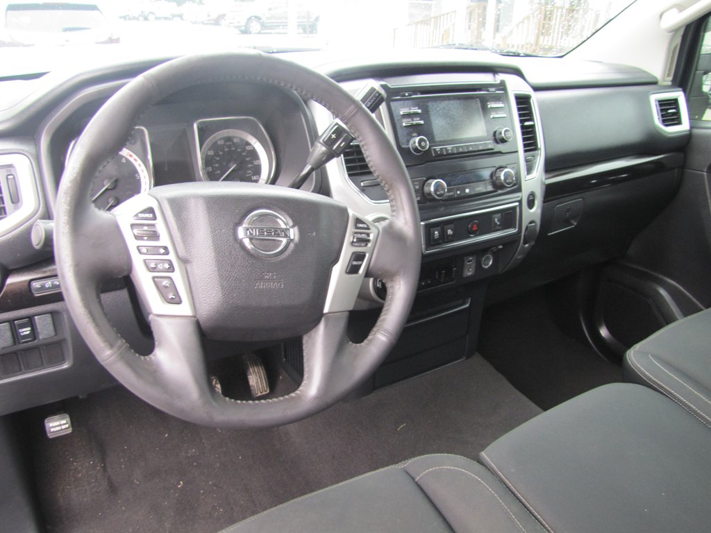 Nissan Titan XD photo 8