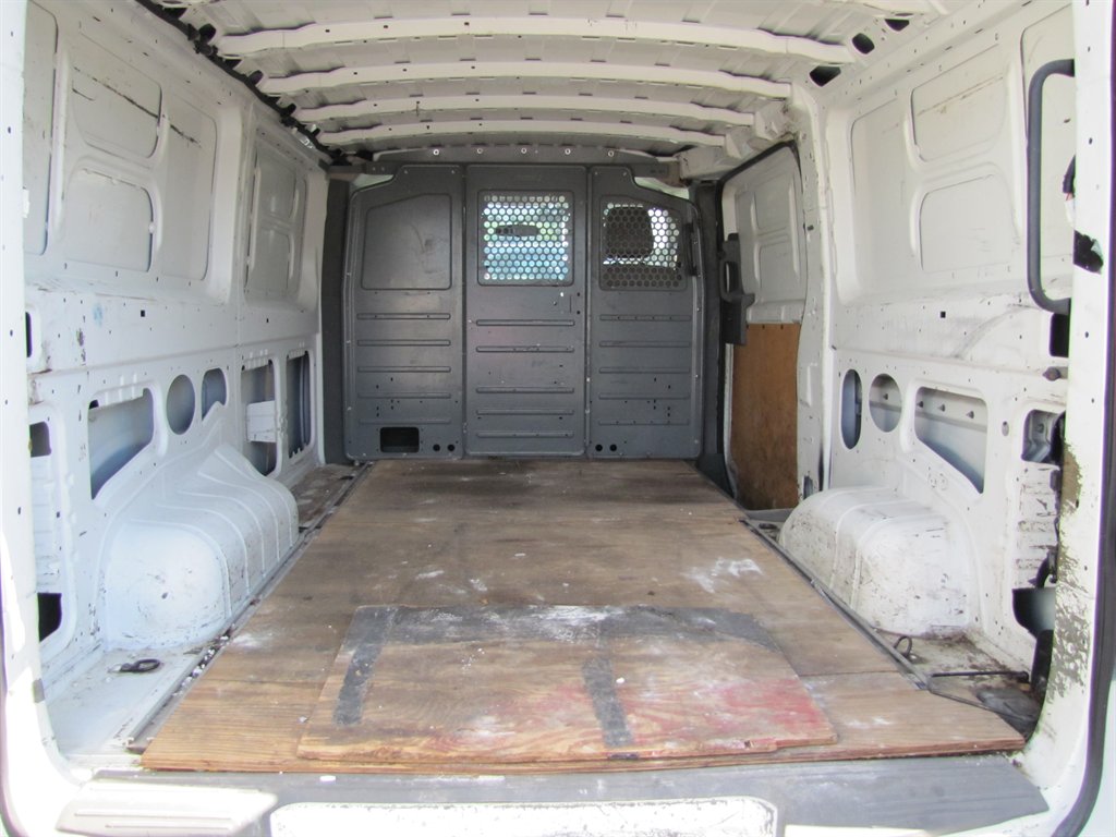 Nissan NV 1500 photo 9