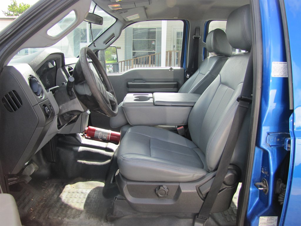 Ford F350SD photo 6