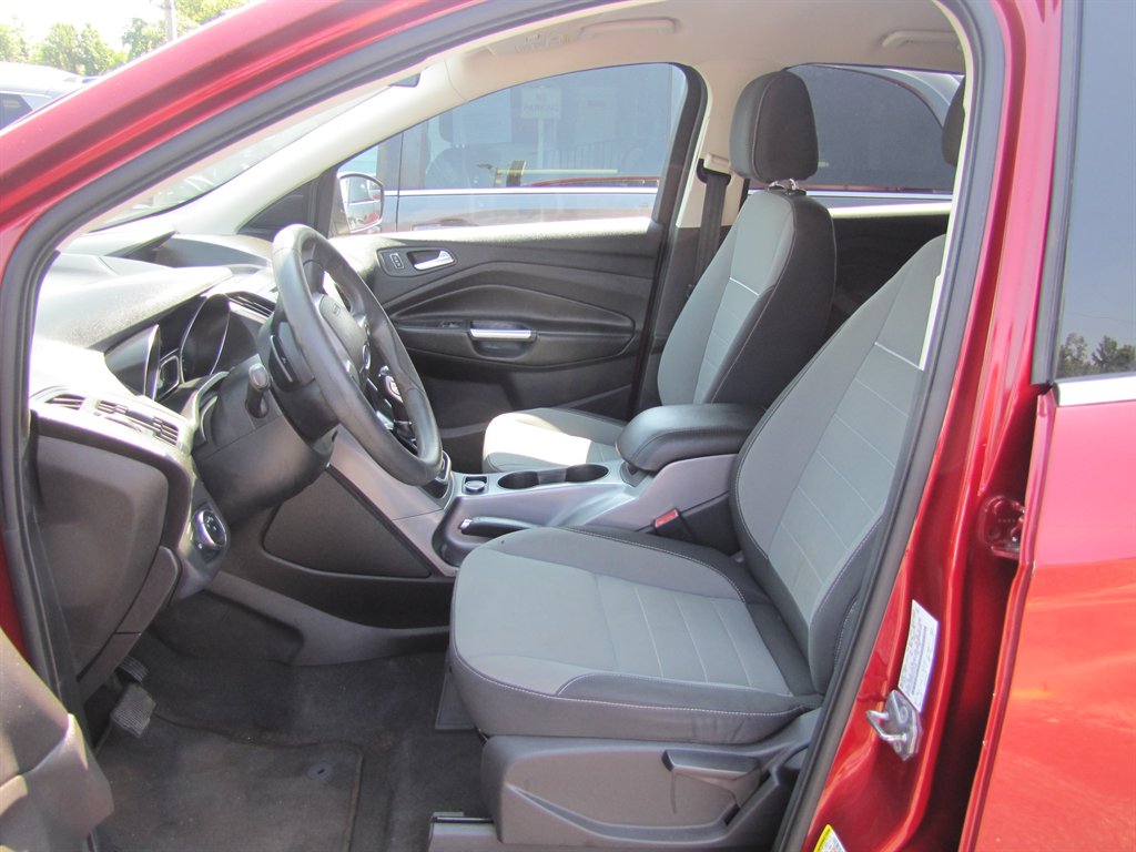 Ford Escape photo 7