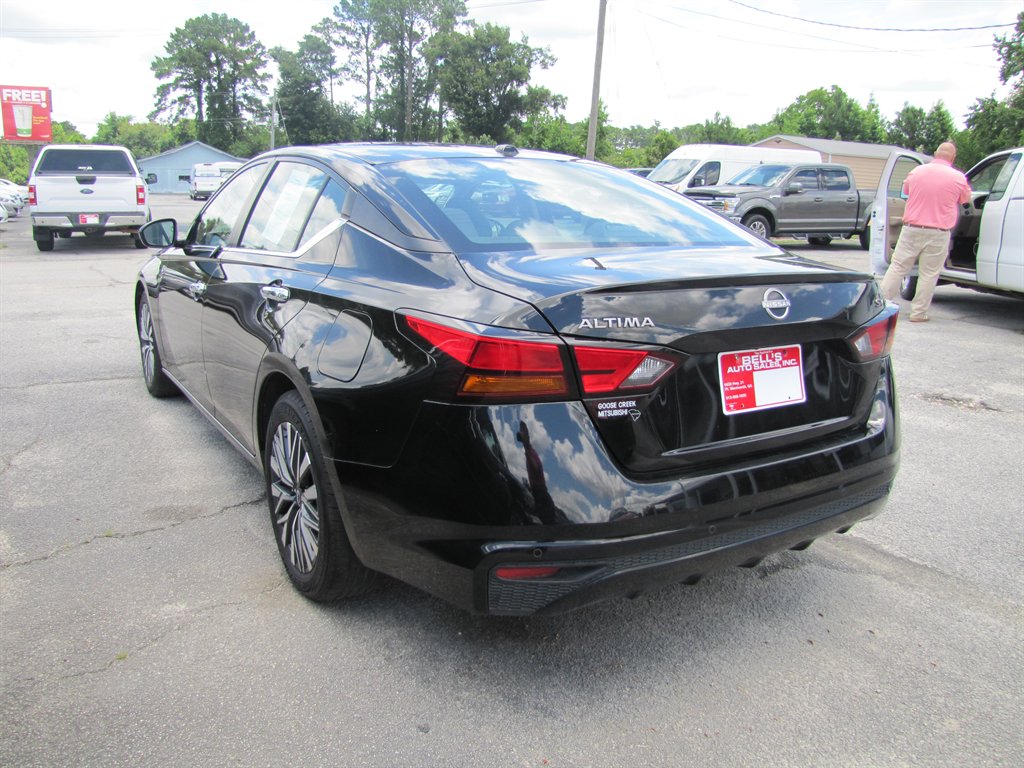 Nissan Altima photo 6