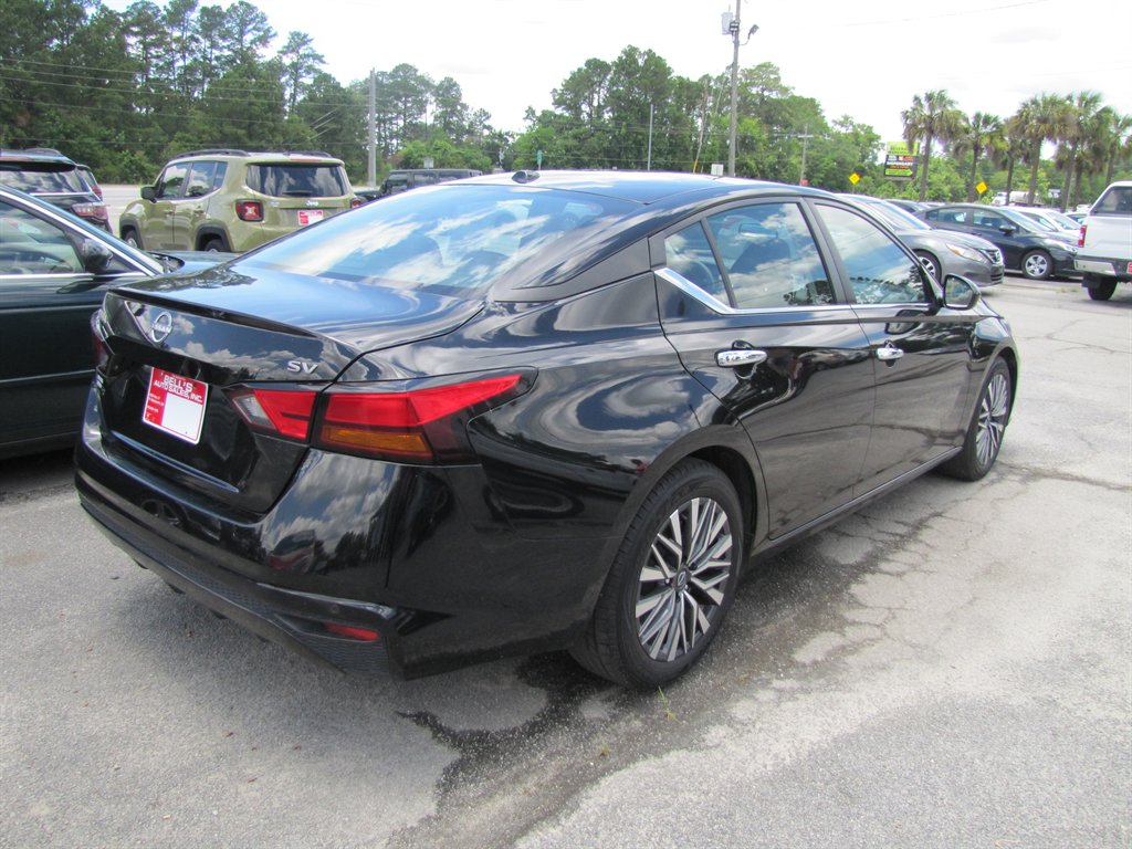 Nissan Altima photo 4