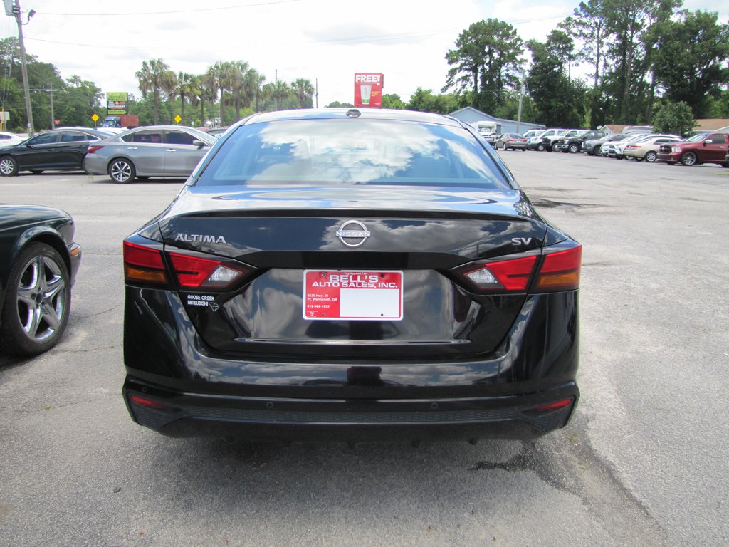 Nissan Altima photo 5