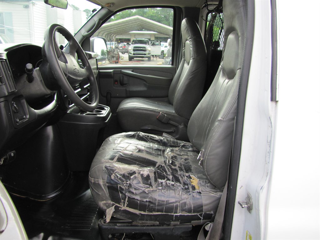 Chevrolet G1500 Vans photo 7