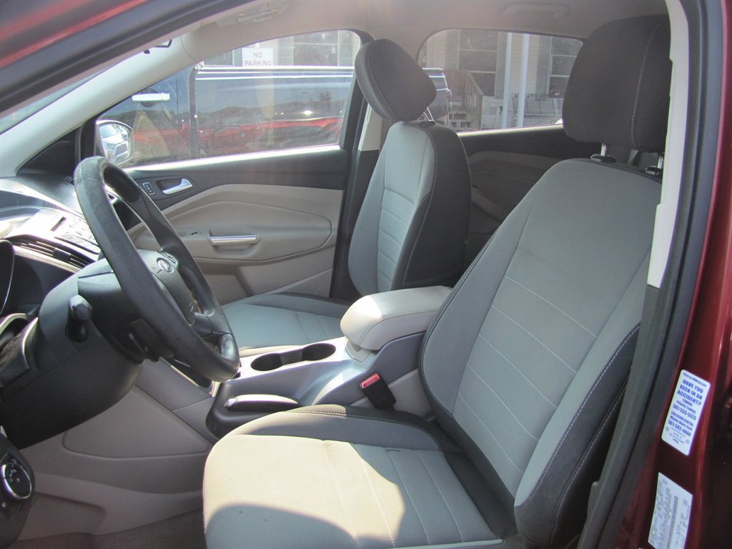 Ford Escape photo 9