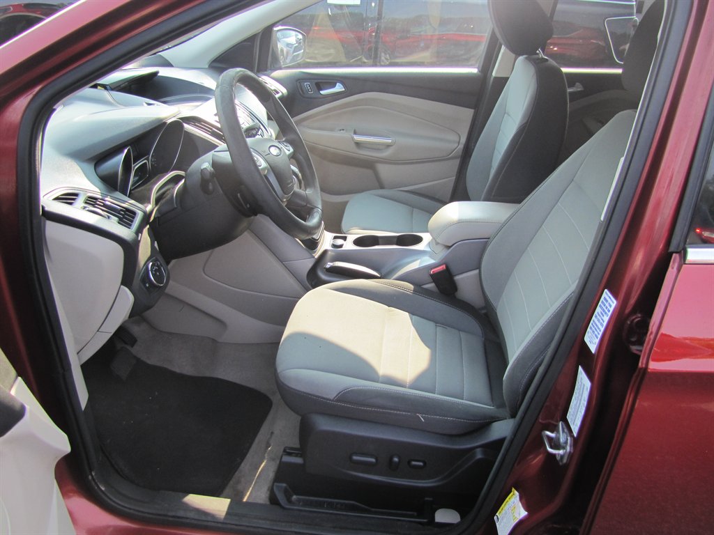 Ford Escape photo 8