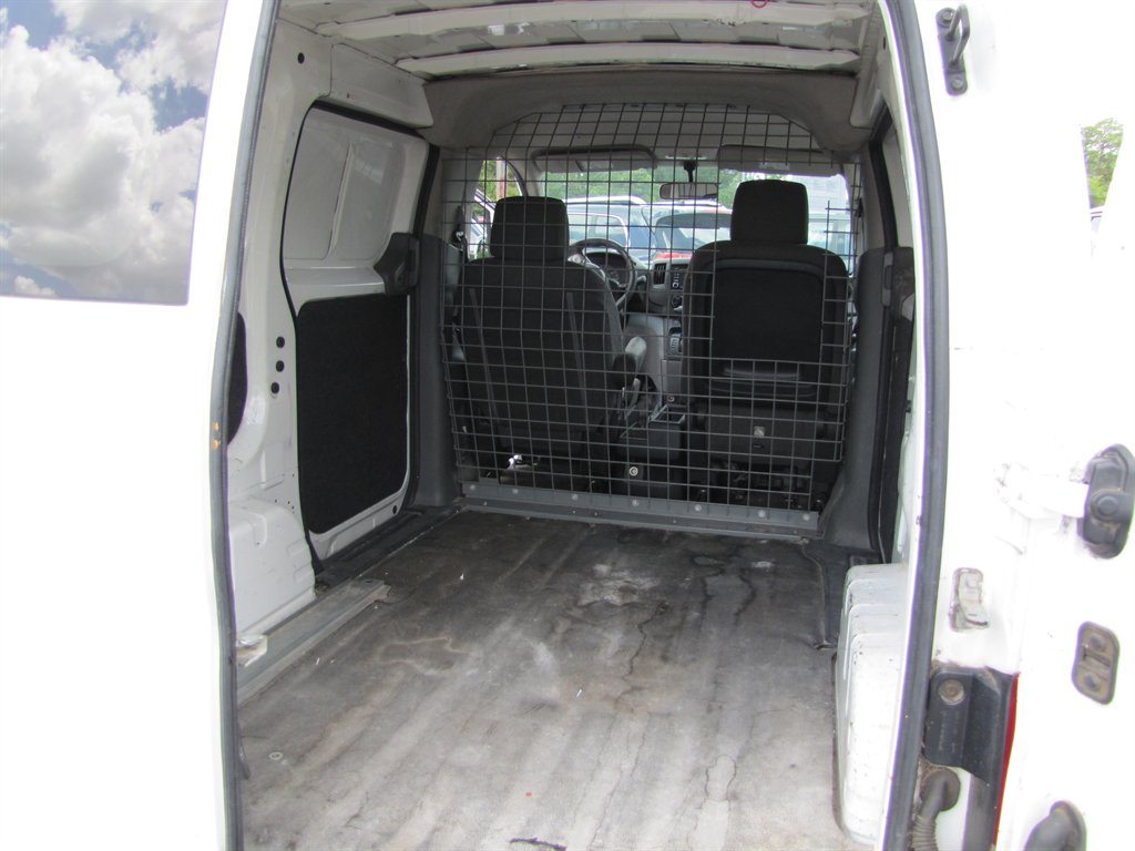 Nissan NV 200 photo 8
