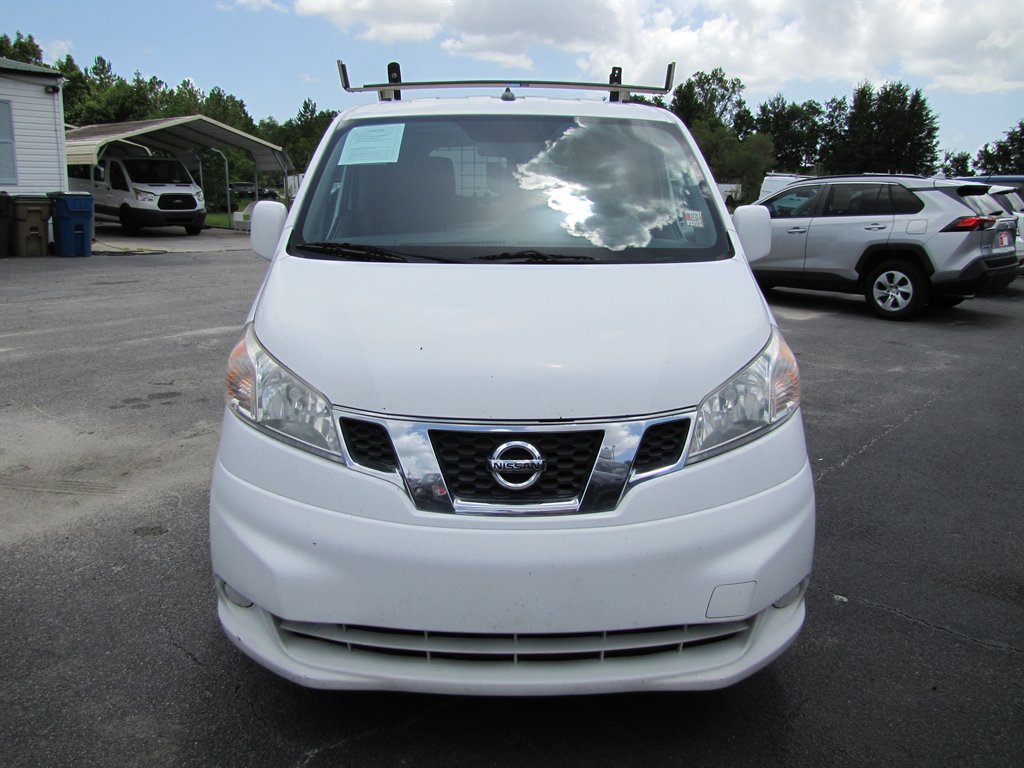 Nissan NV 200 photo 2