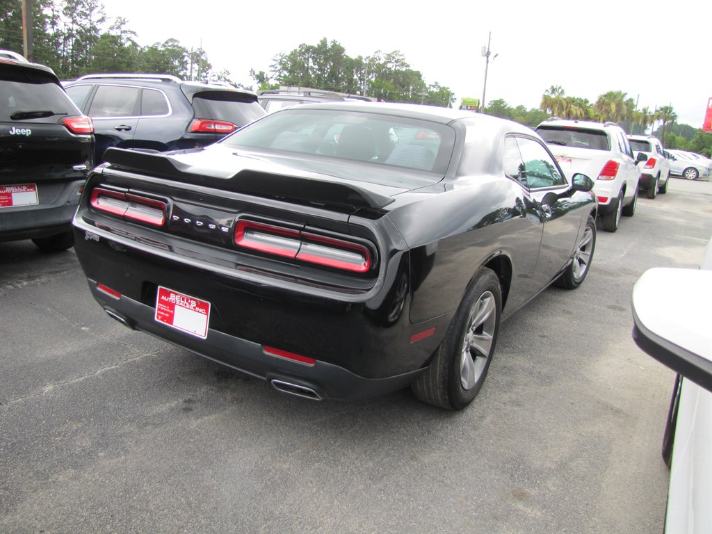 Dodge Challenger photo 4