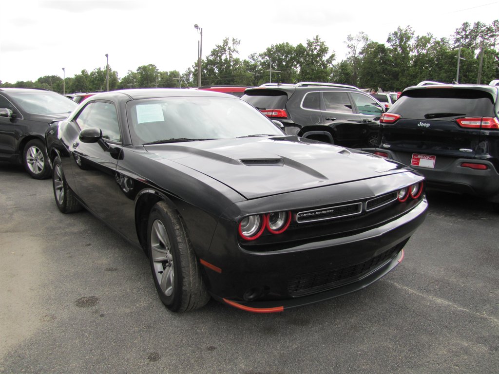 Dodge Challenger photo 3