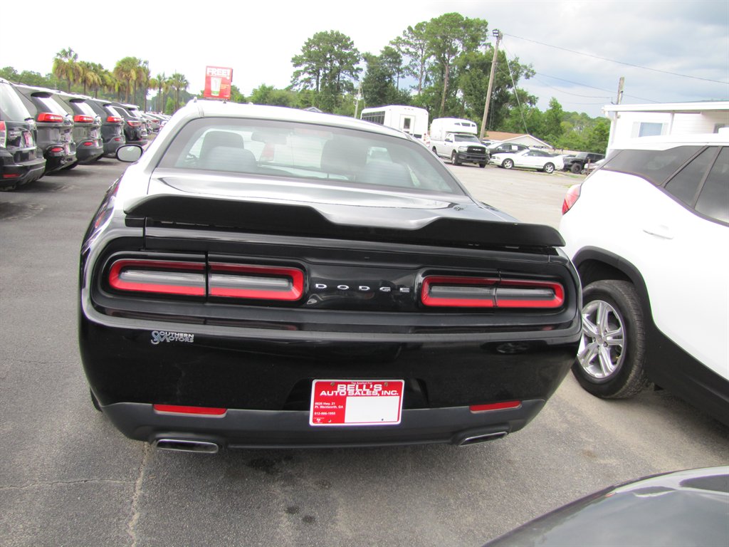 Dodge Challenger photo 5