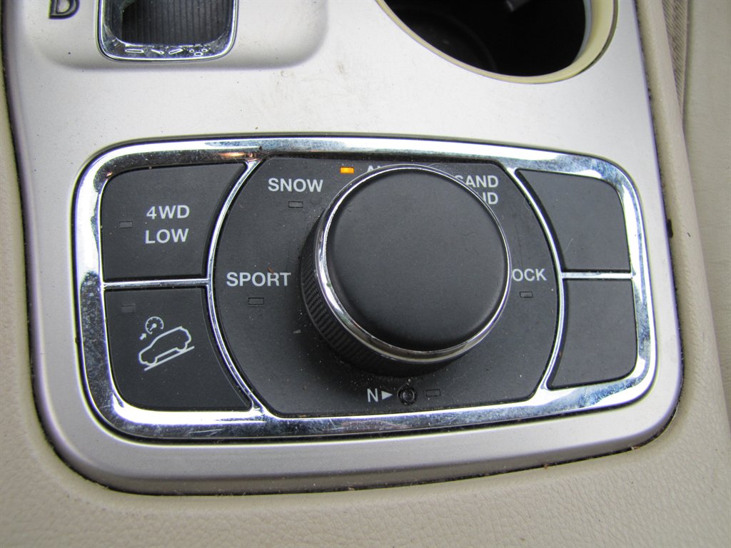 Jeep Grand Cherokee photo 15