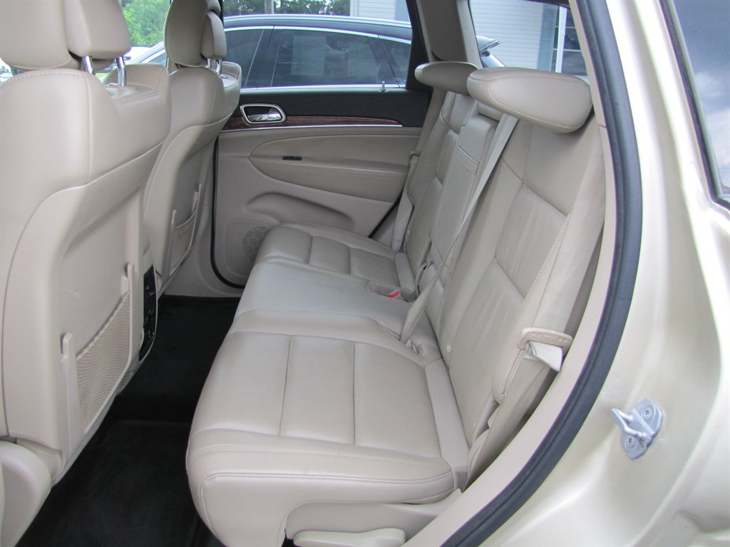 Jeep Grand Cherokee photo 8