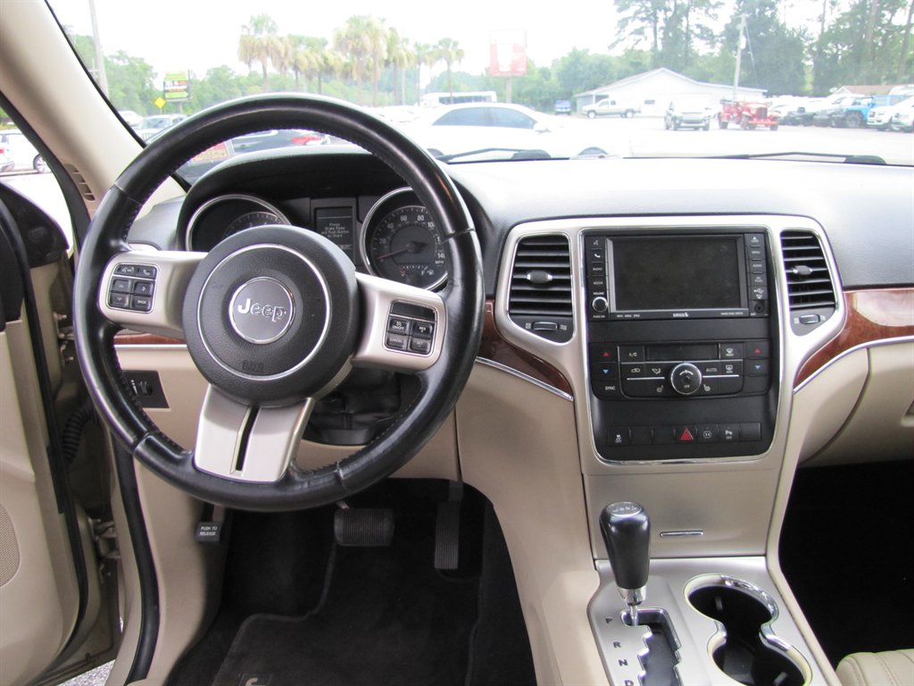 Jeep Grand Cherokee photo 9