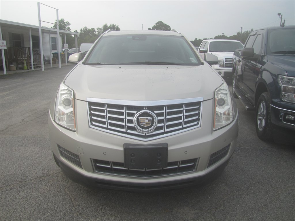 Cadillac SRX photo 2