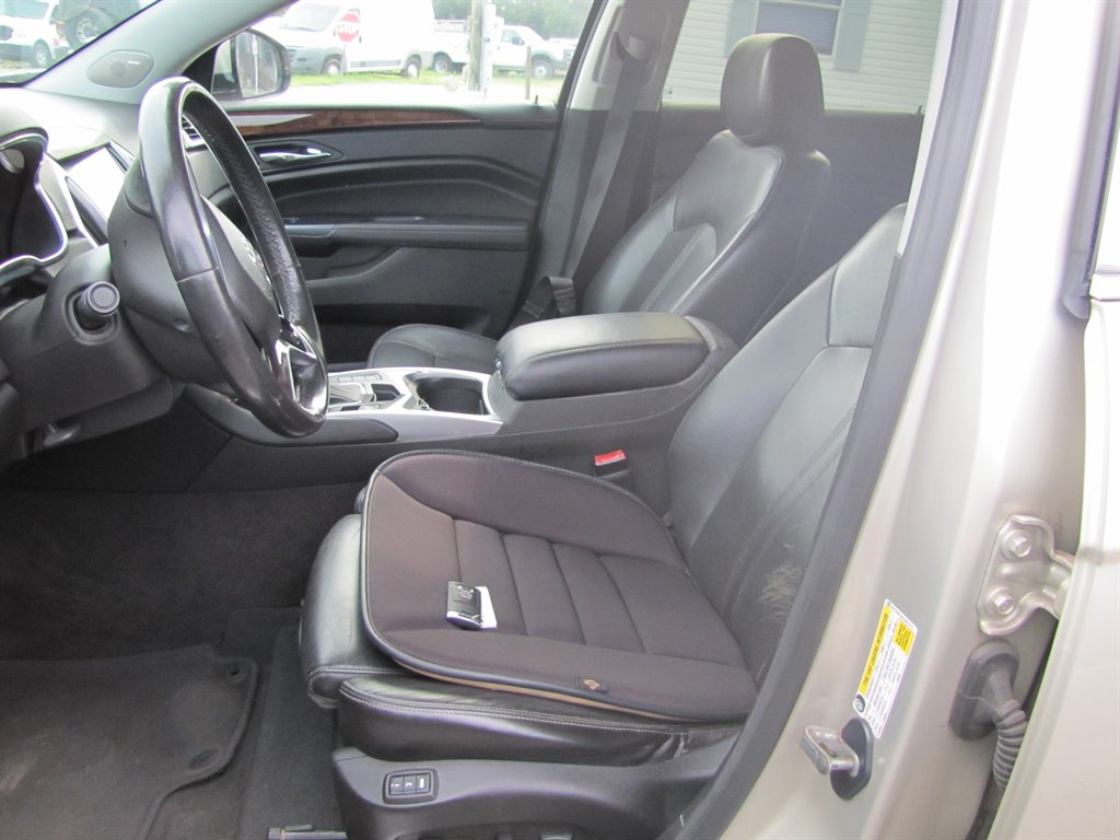 Cadillac SRX photo 7