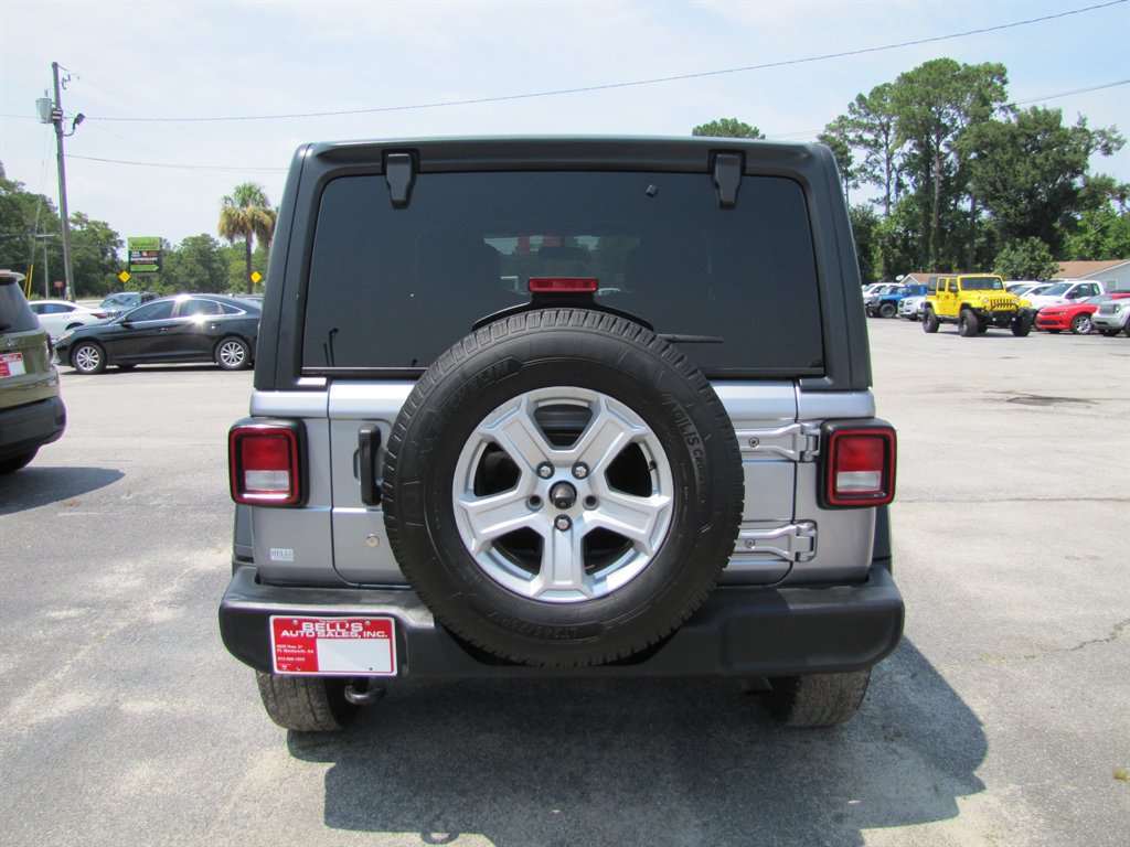 Jeep Wrangler photo 5