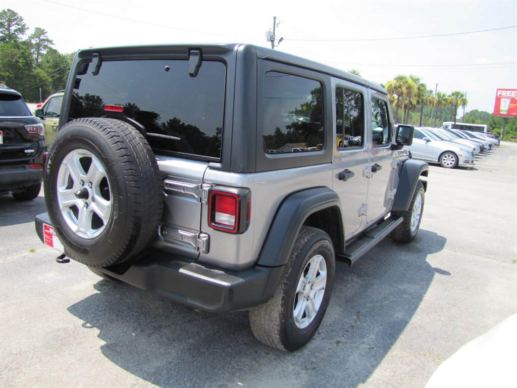 Jeep Wrangler photo 4