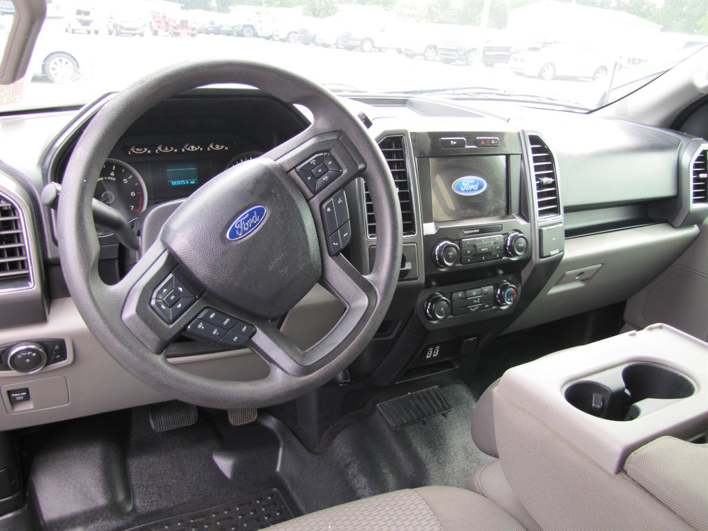 Ford F150 photo 9