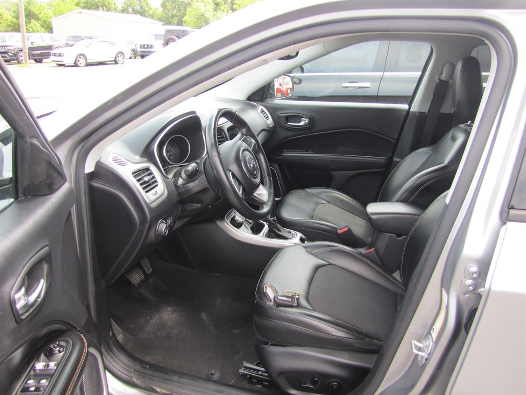 Jeep Compass photo 8